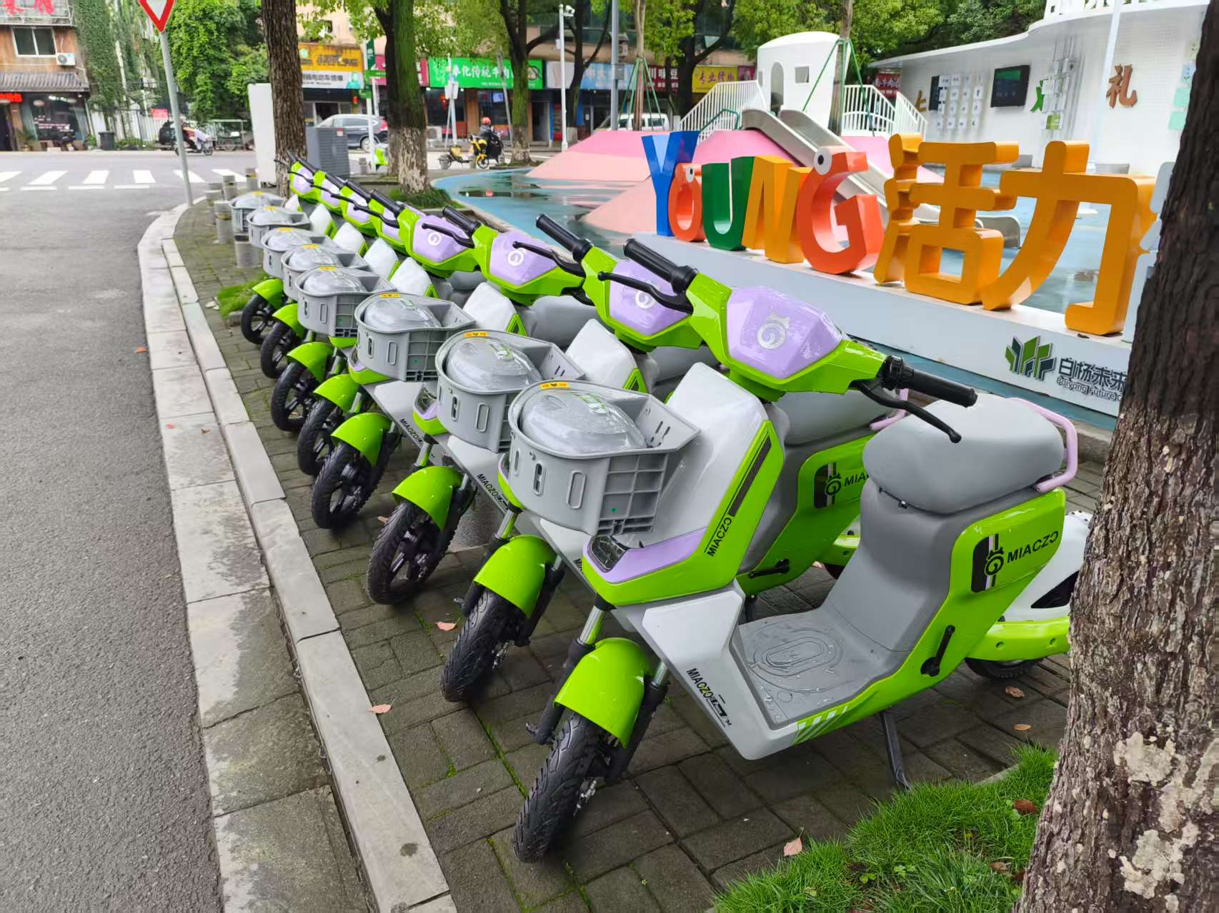 寧波共享電單車上新了，好像巴斯光年！